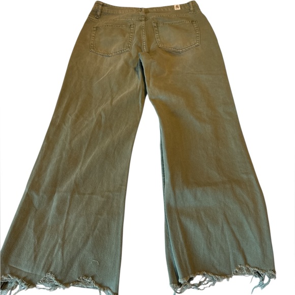 Altar’d State Aubrielle Straight Leg Jeans distressed army green size 27 - Picture 6 of 10